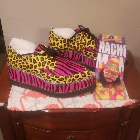 Platform Shoes - Picture 2 of 3